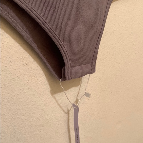 Skims bodysuit with open back - Picture 4 of 8